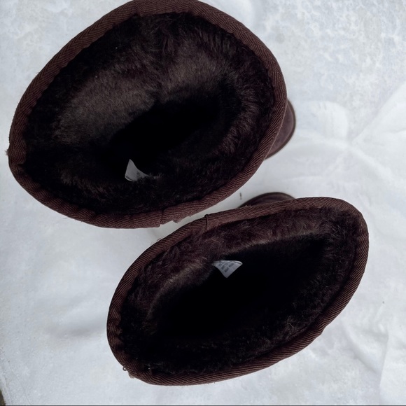 UGG Classic Short Boot Dark Chocolate Brown Size 6 - Picture 9 of 14